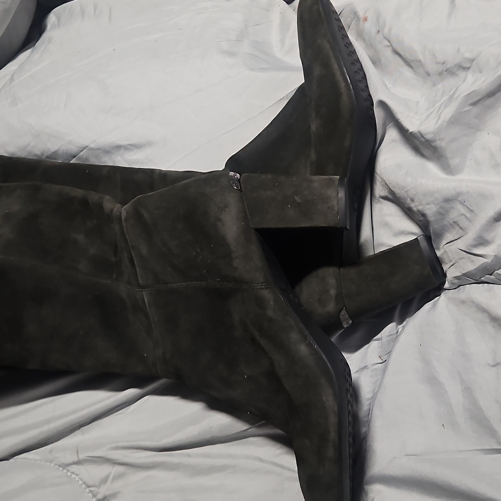 Michael Kors elegant black heeled boots.